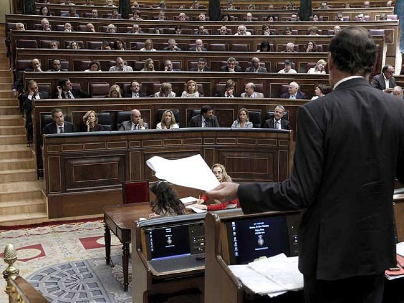 PSOE y PP acuerdan incluir el déficit en la Constitución y las cifras en una Ley Orgánica