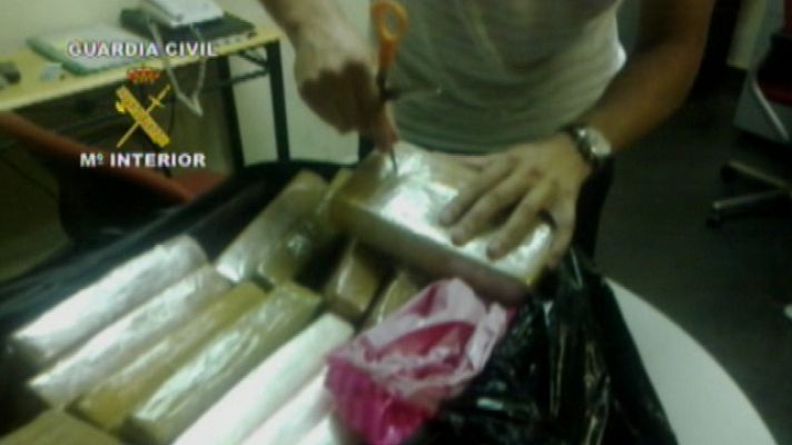 Telediario 1 - En Barajas con 40 kilos de cocaína