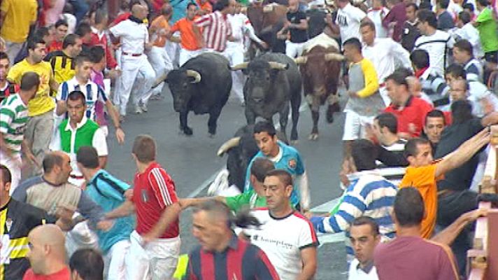 Telediario 1 - Los vitorinos corren en Pamplona chica 50 años después