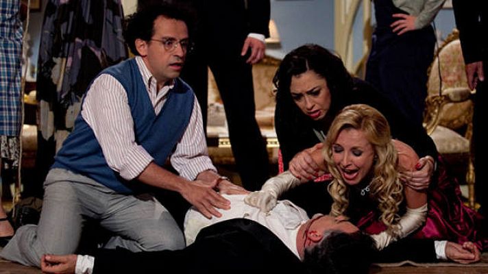 Amar en tiempos revueltos - La muerte a escena - Avance