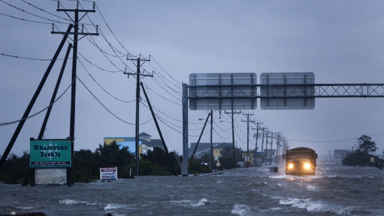 Telediario matinal en cuatro minutos- 28/08/11