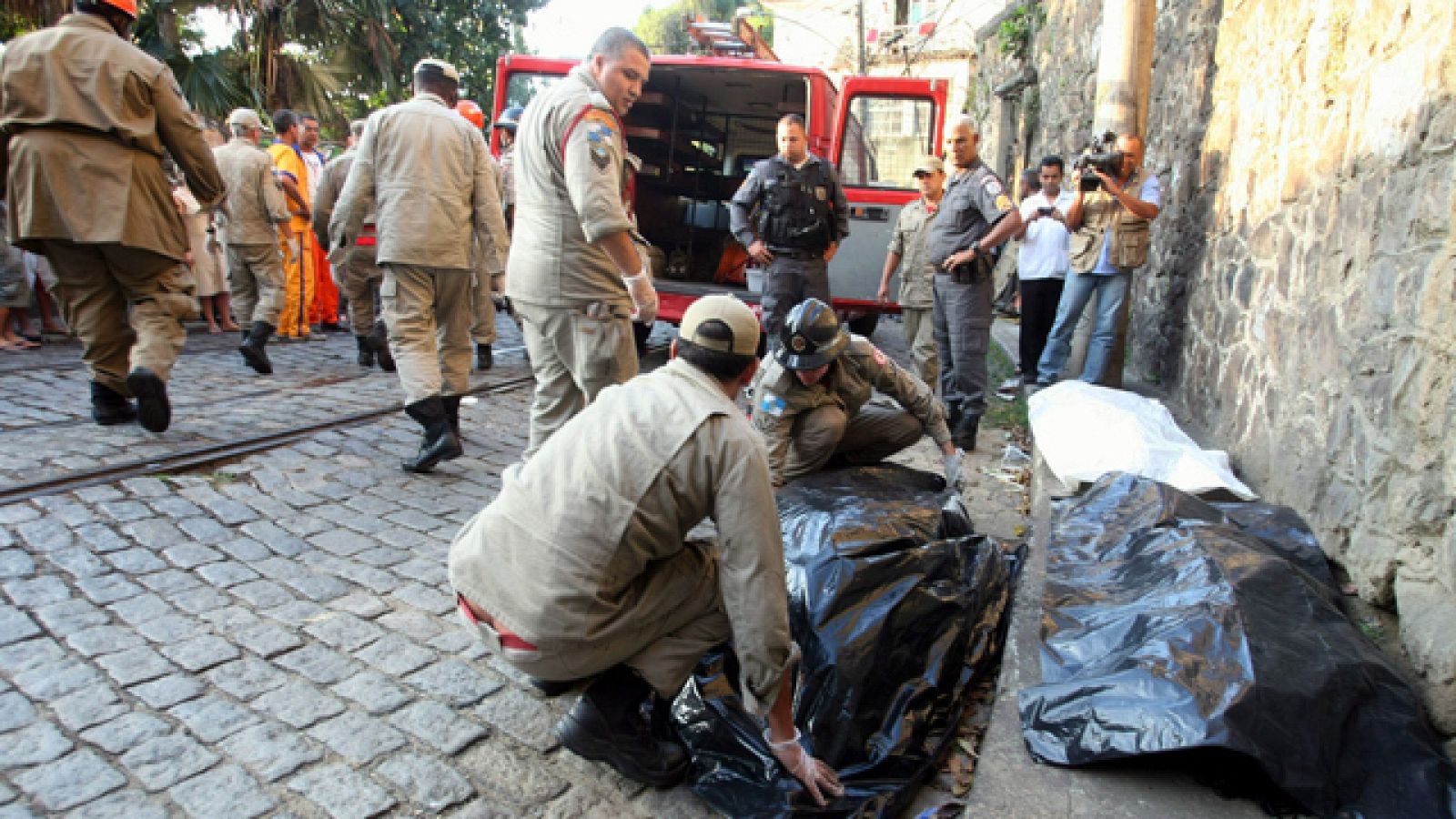 En Río de Janeiro, al menos cinco personas han muerto al descarrilar un tranvía
