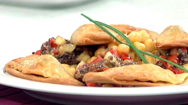 RTVE Cocina - Empanadillas de pisto con morcillas