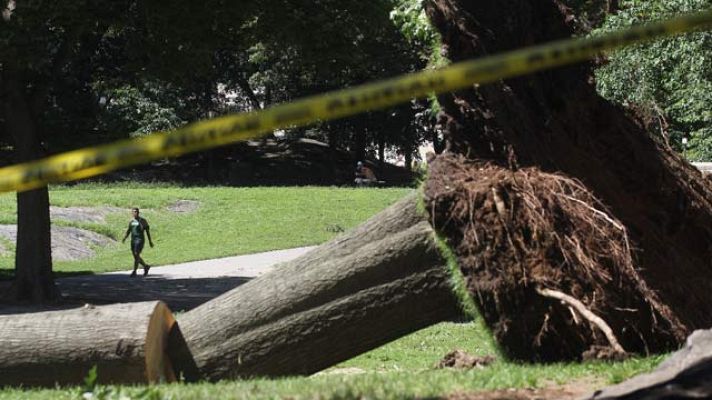 Telediario 1 - EE.UU. sigue pendiente de "Irene"