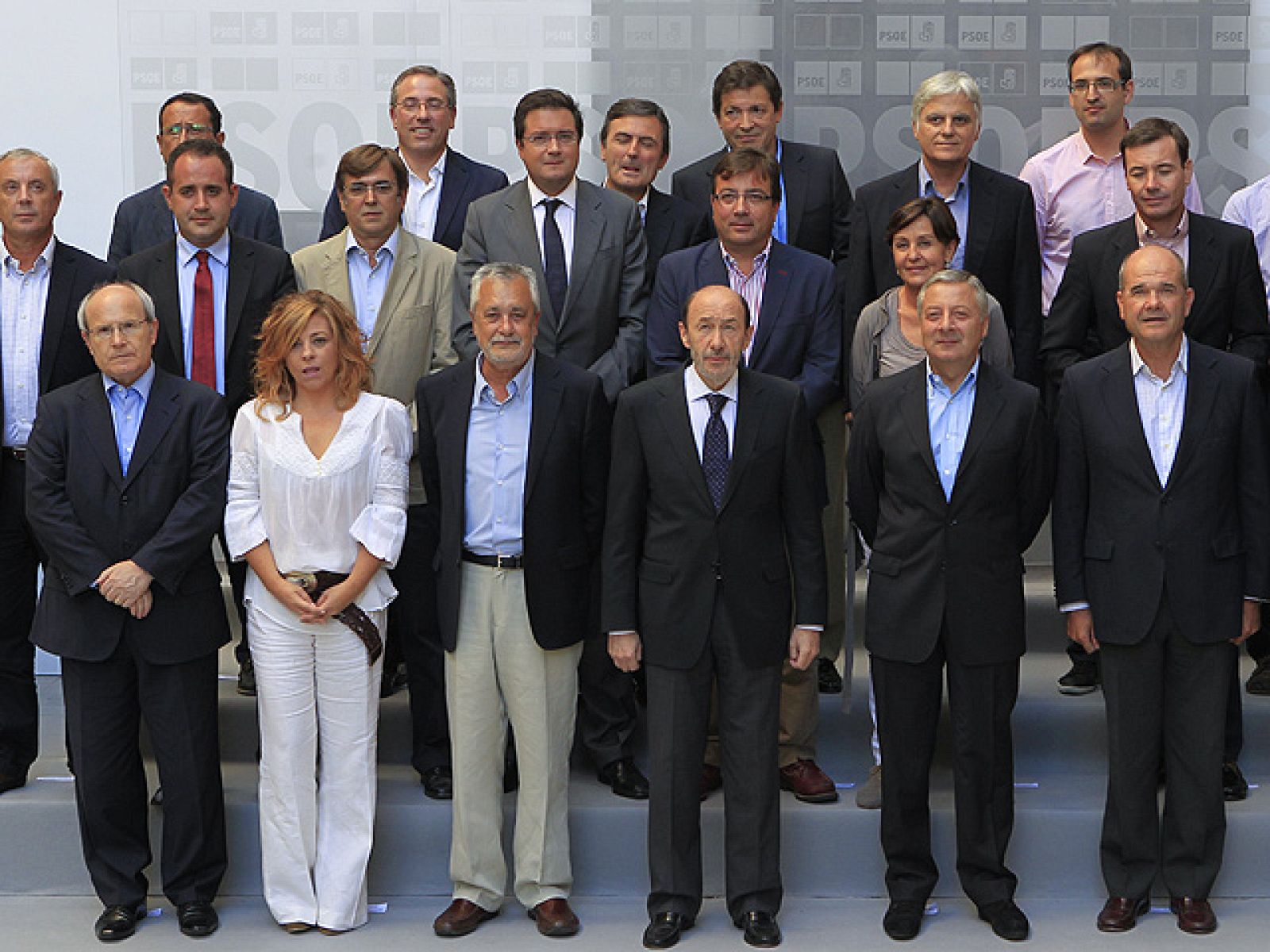 Cierre de filas en el PSOE con alguna crítica a la reforma constitucional | Ver