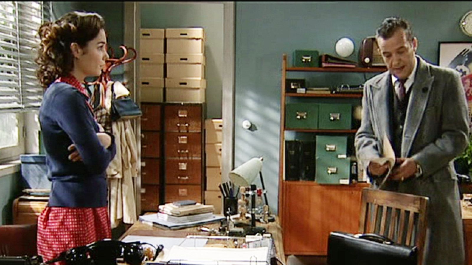 Amar - Andrés pretende vender la fábrica