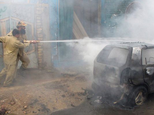 Informativo 24h - Al menos diez muertos en el atentado contra una mezquita en Pakistán