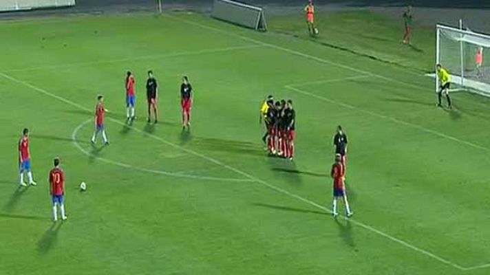  - Canales coloca una falta en la escuadra