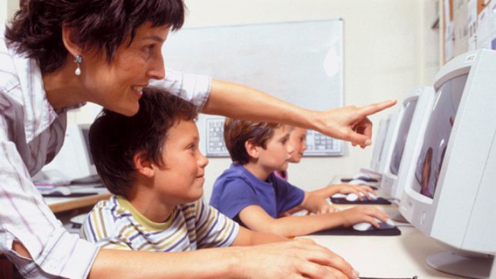 La mañana - Los menores en la red