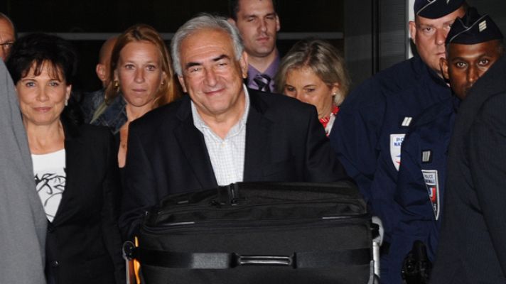 Informativo 24h - Strauss-Kahn llega a Francia entre una gran expectación