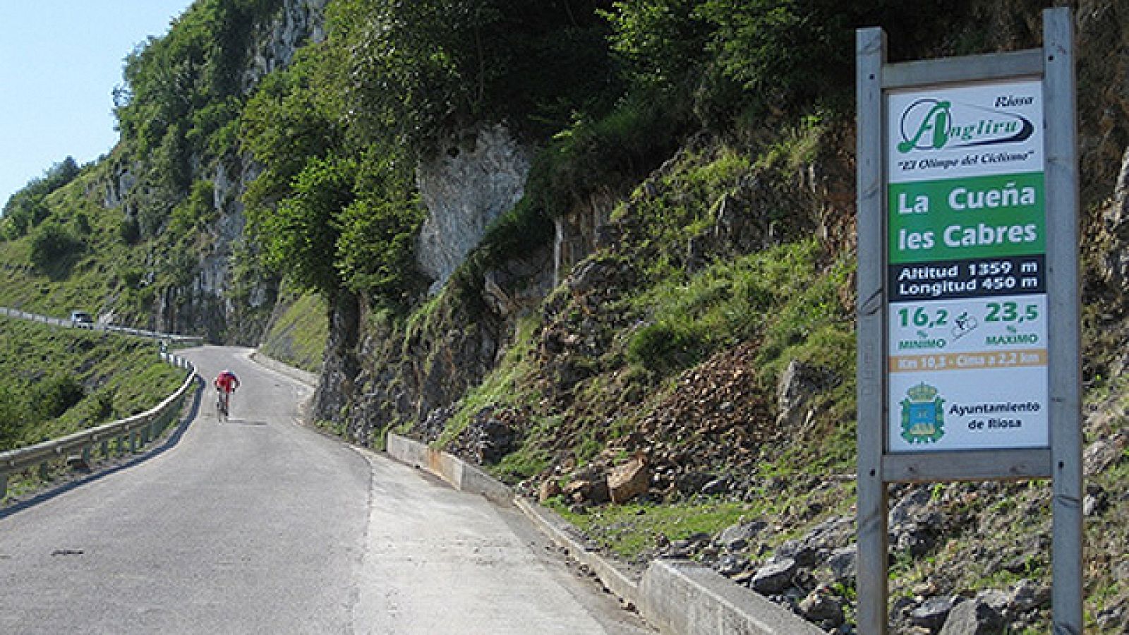 Tres años después de la última conquista de la cima del Angliru a cargo de Alberto Contador, vencedor de la edición de 2008, la Vuelta regresa al "olimpo" del ciclismo español, cuyas temibles rampas serán testigo de la que puede ser la última gran ba