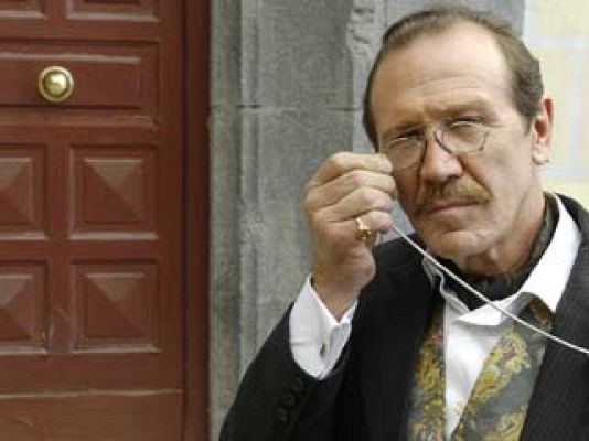 Amar en tiempos revueltos - Juan Gea es Víktor Ambrús