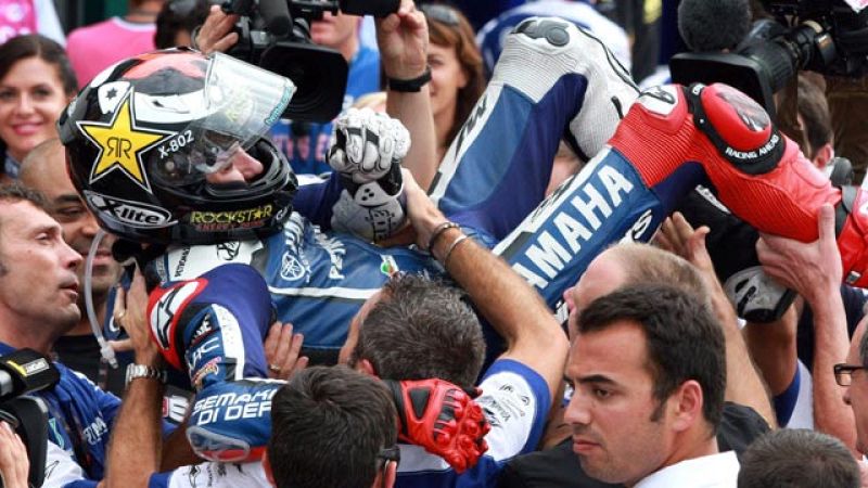 Lorenzo se abre paso | Ver