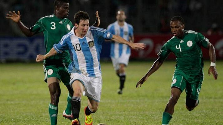 Telediario 1 - Messi por fin brilla con Argentina