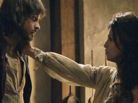 Águila Roja - El reencuentro de Mariana y Gonzalo