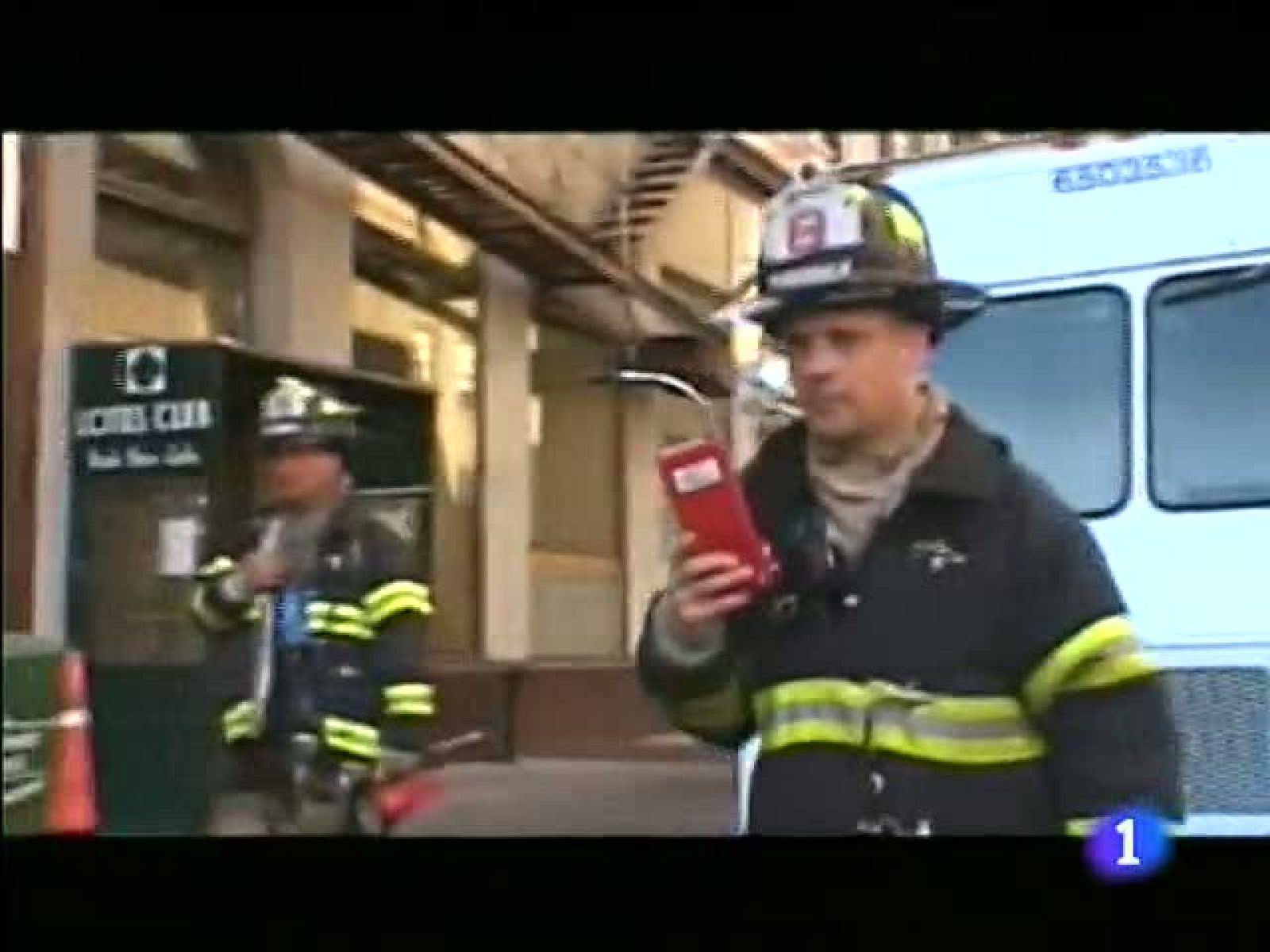 Los bomberos de NY conviven con su leyenda diez años después del 11S | Ver