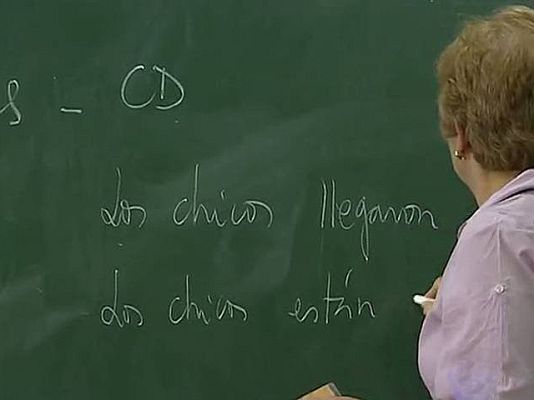 Telediario 1 - Los sindicatos de la enseñanza acuerdan movilizaciones el 14 y 20 de septiembre y el 22 de octubre