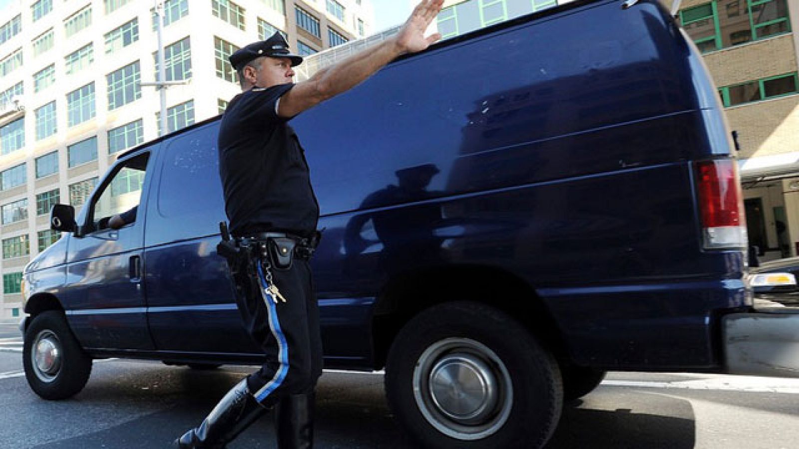 La policía toma Nueva York ante la amenaza de atentado | Ver