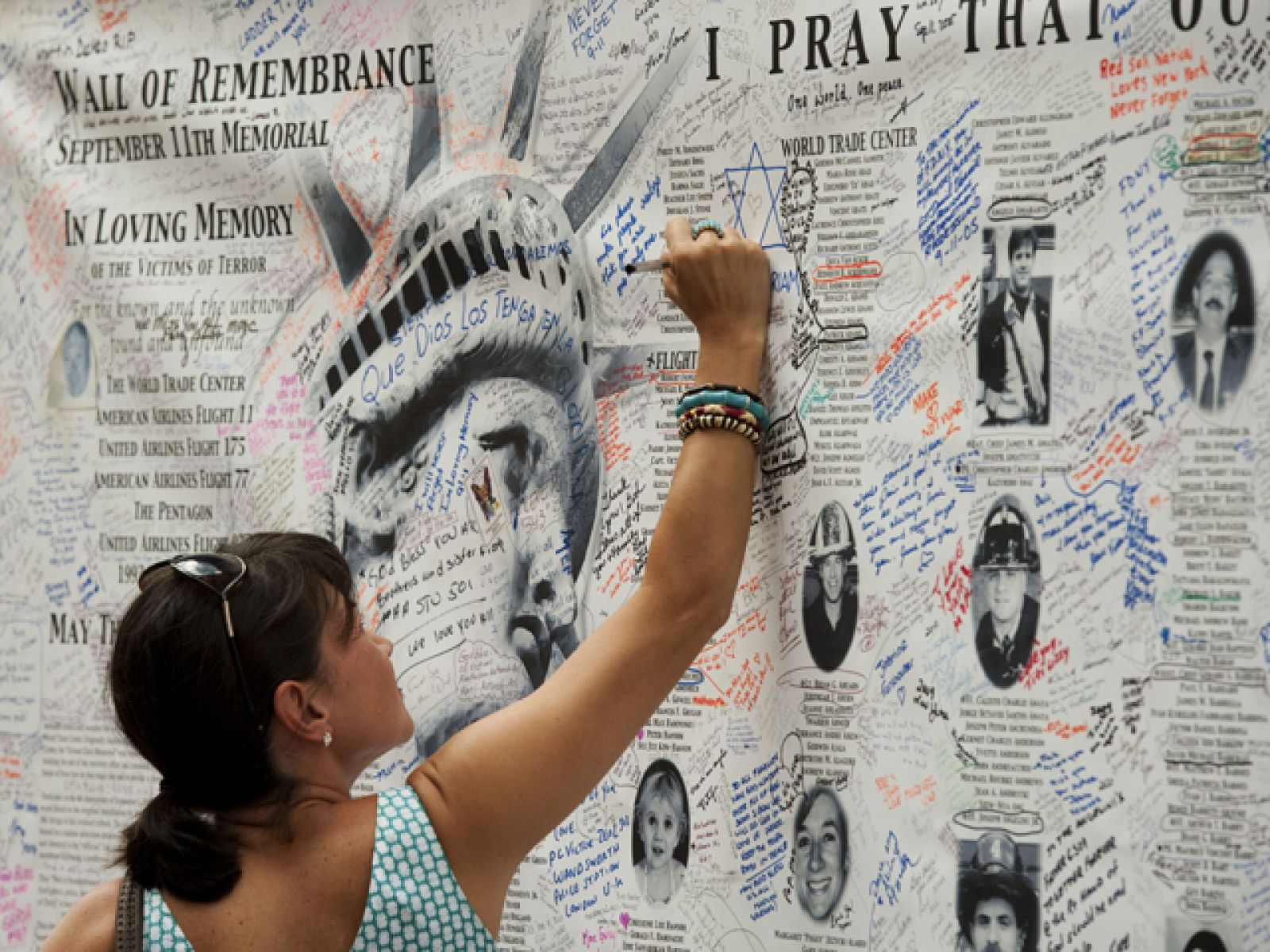 Telediario matinal en cuatro minutos - 11/09/11 | Ver