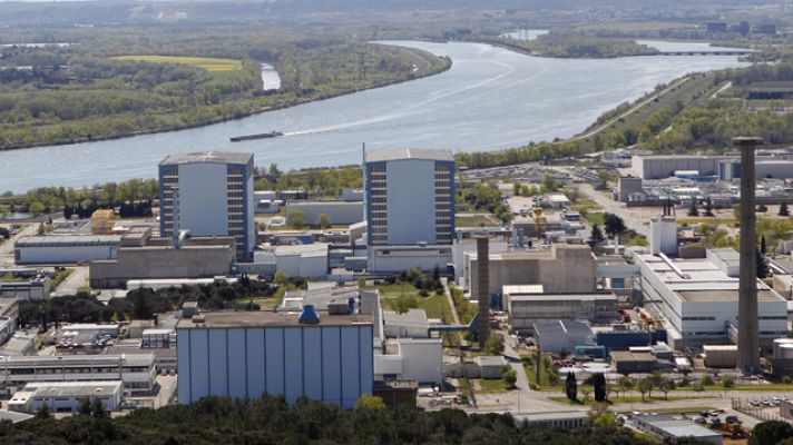 Informativo 24h - Una explosión en una planta nuclear de Francia desata el riesgo de fuga radiactiva