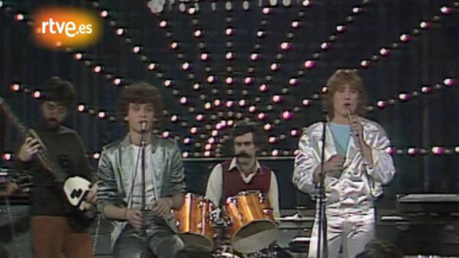 Pecos cantan "Acordes"