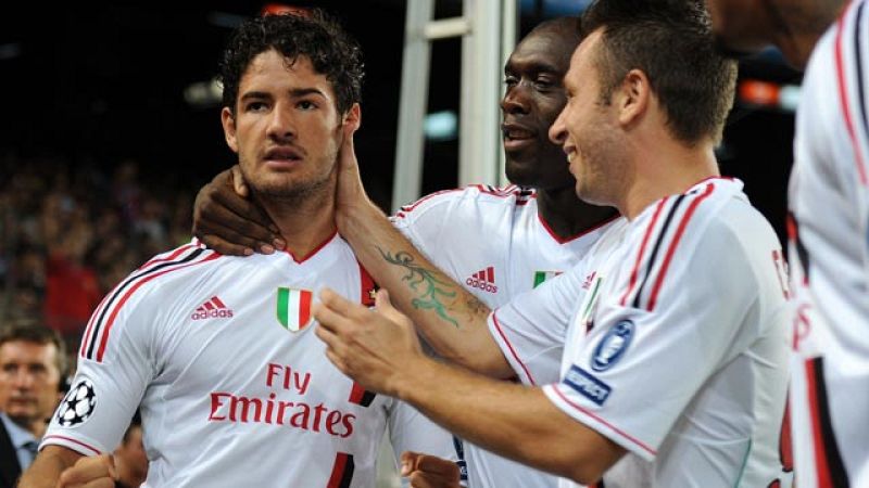 Pato adelanta al Milan en el Camp Nou (0-1)