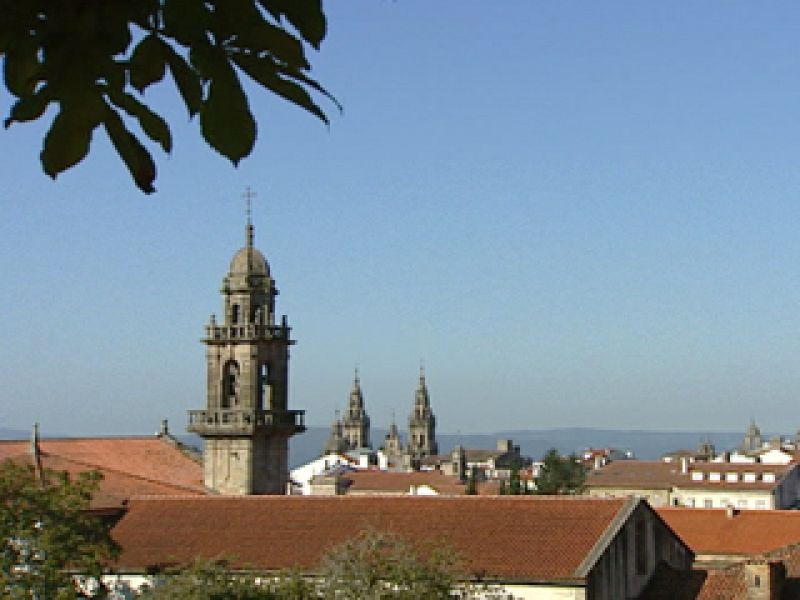 Levante fuerte en el Estrecho y ascenso de temperaturas en Navarra