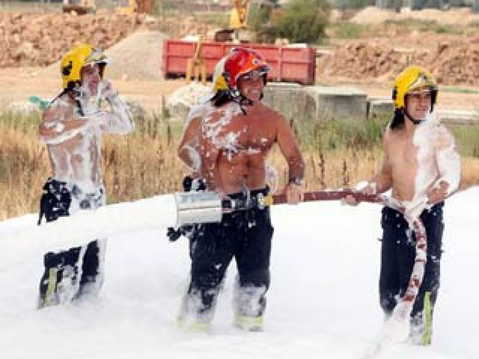 Más Gente - Los bomberos de Logroño se destapan contra el cáncer
