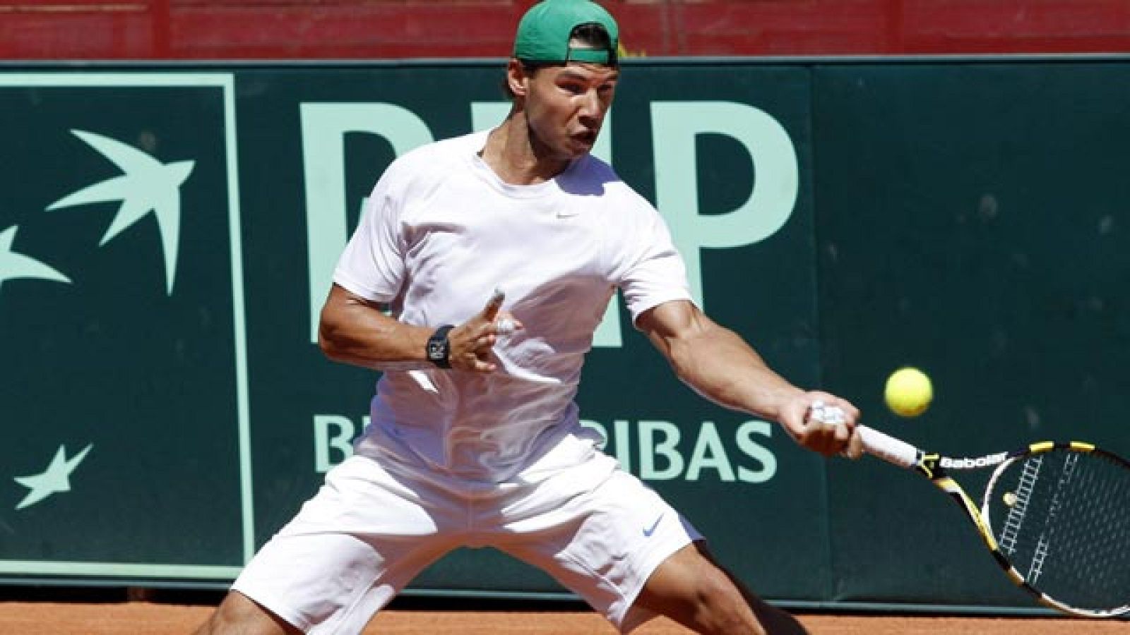 Dos días después de jugar la final del US Open y terminar con algunas molestias, el nº1 español entrena en Córdoba a pleno rendimiento con intención de jugar la semifinal de la Davis