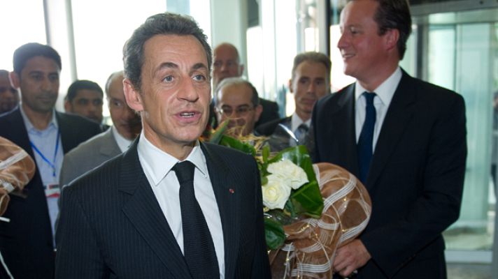 Informativo 24h - Sarkozy y Cameron, primeros jefes de estado en visitar la nueva Libia
