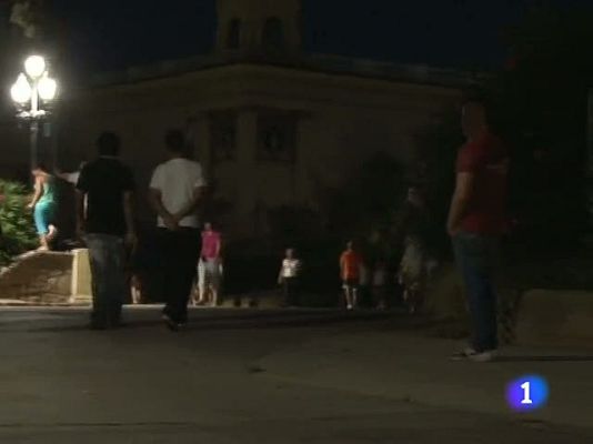 Telediario 1 - En Alicante, perros antidroga en el interior de los institutos