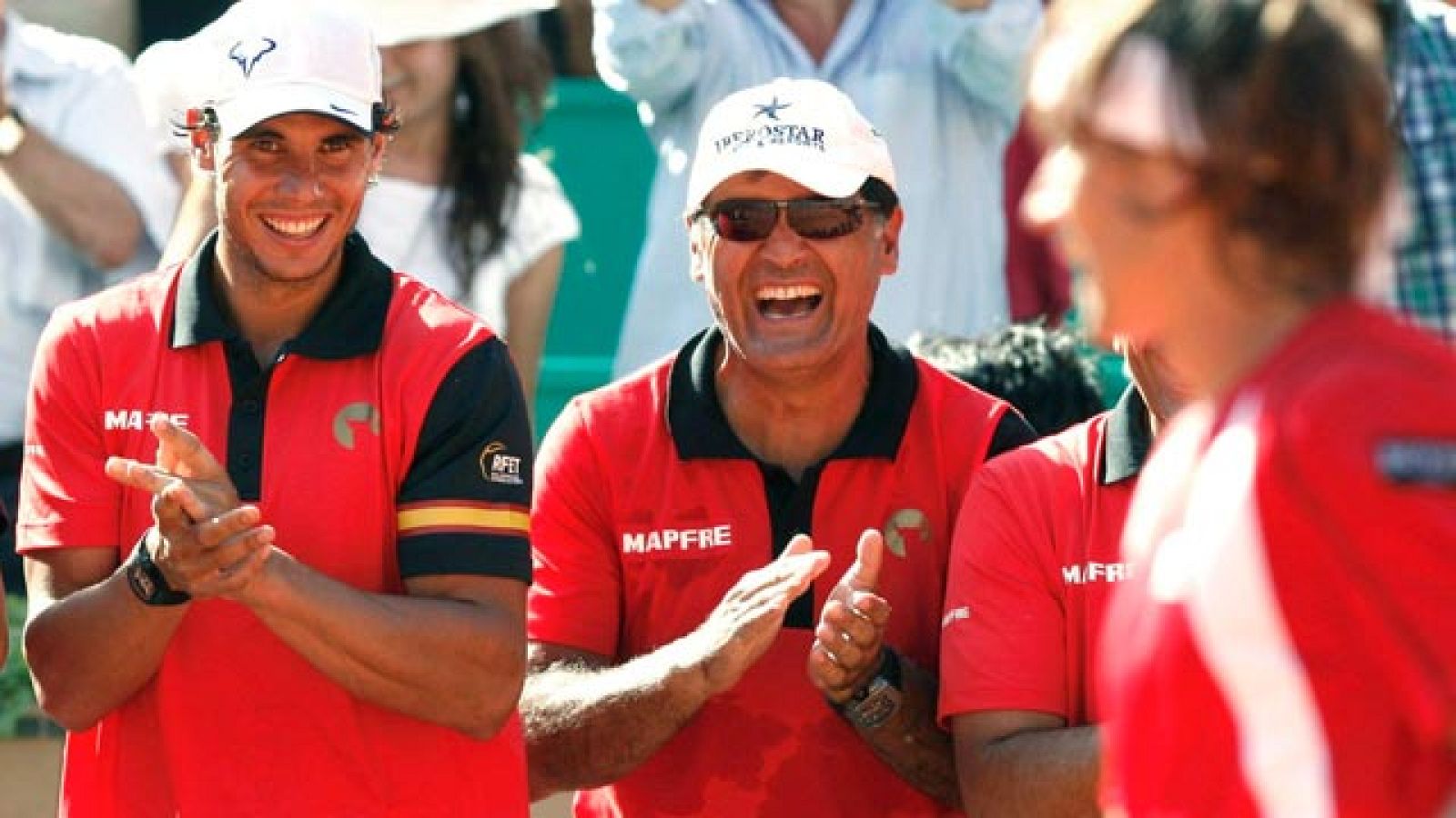 Rafa Nadal y David Ferrer han logrado los dos primeros puntos para España en la semifinal de Copa Davis ante Francia. El punto de dobles puede ser definitivo