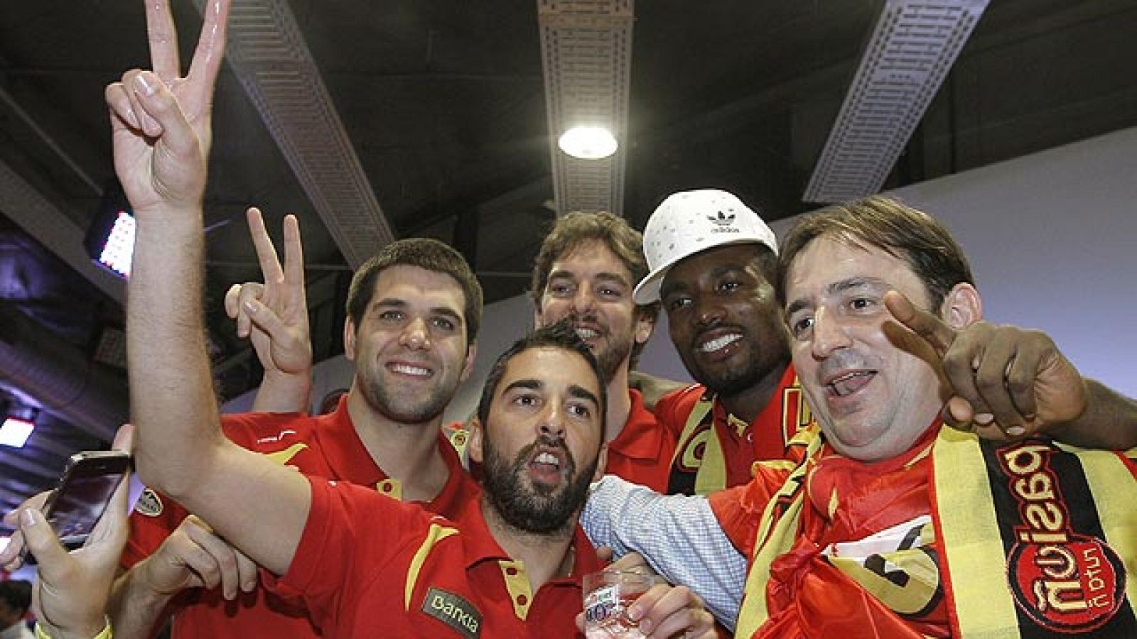 La ÑBA ya está en España con el oro | Ver