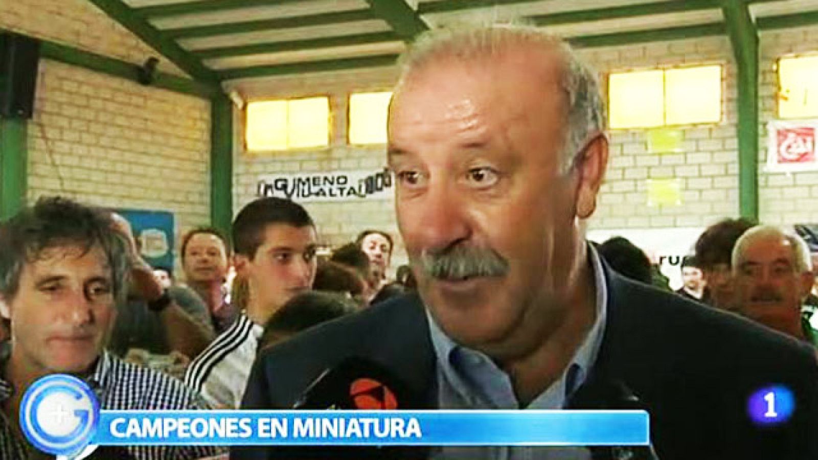 Más Gente - Vicente Del Bosque apadrina un torneo de futbolín