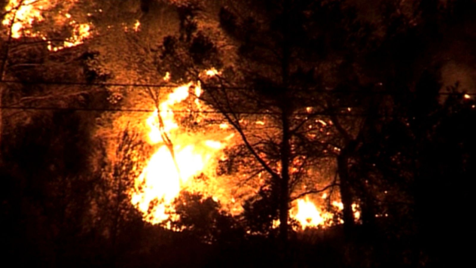 Se consigue estabilizar el incendio de Cala Longa, en Ibiza | Ver