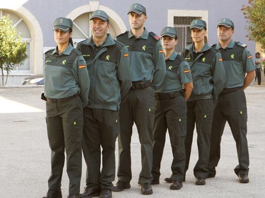 +Gente - La Guardia Civil estrena uniforme