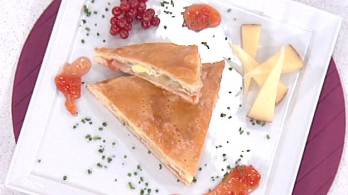 RTVE Cocina - Empanada rellena con huevos