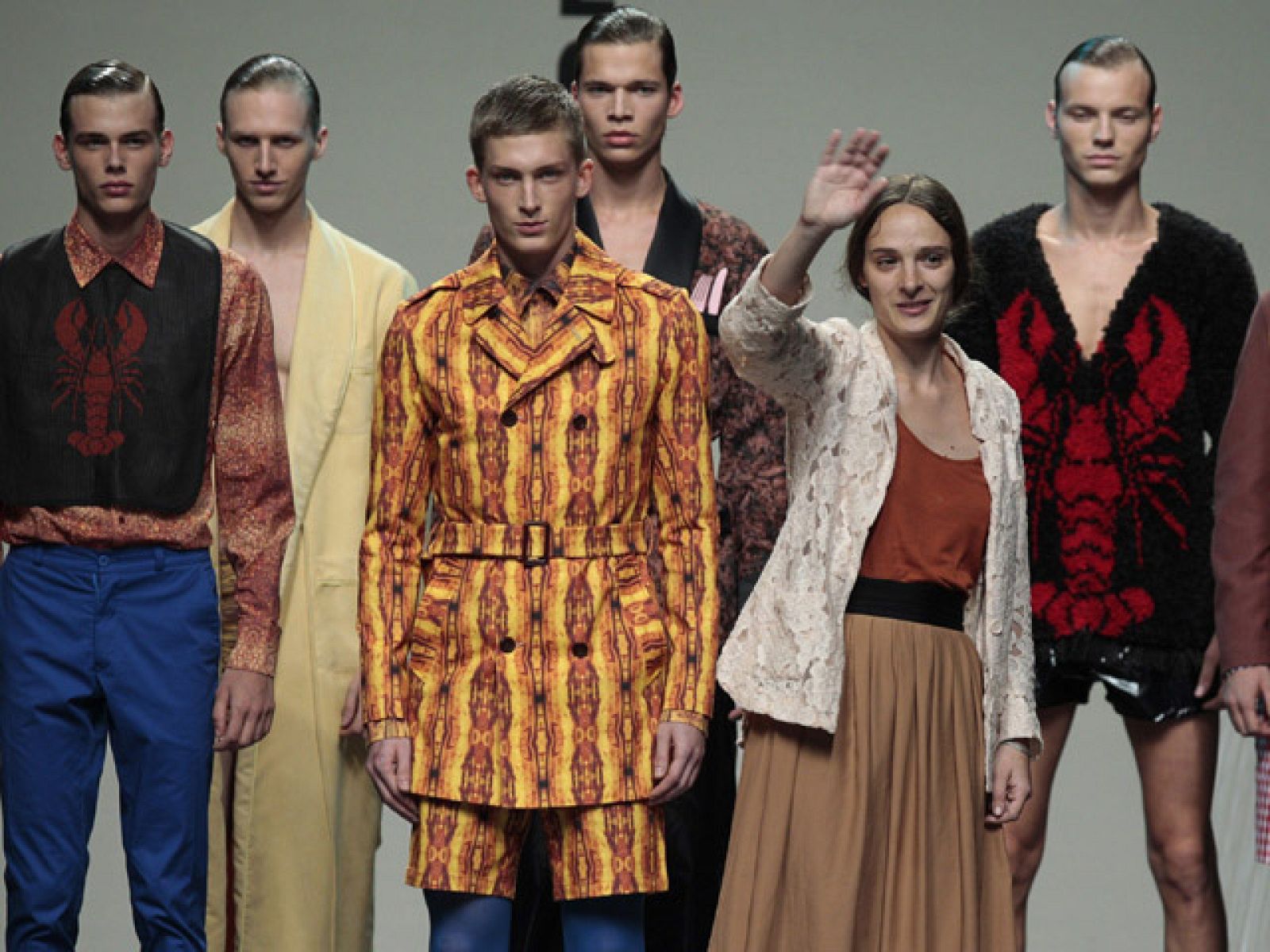 Desfile de Ixone Elzo y Roberto López Etxeberría | Ver