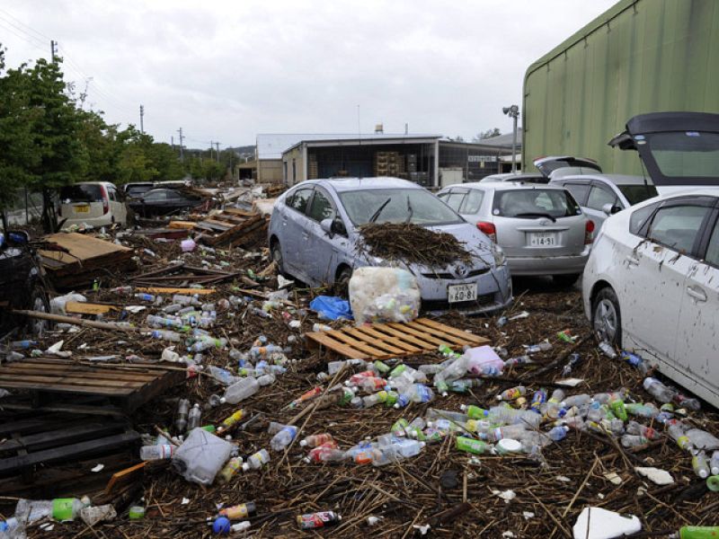 Al menos cuatro muertos y miles de evacuados en Japón por el tifón "Roke"