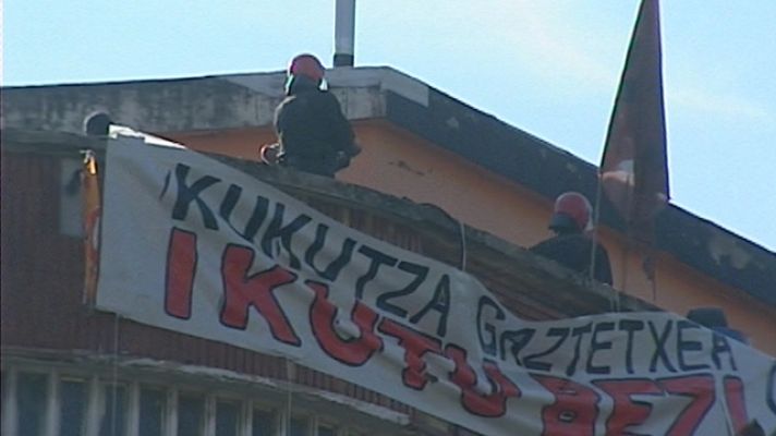 Telediario 1 - Desalojo de un local con Okupas