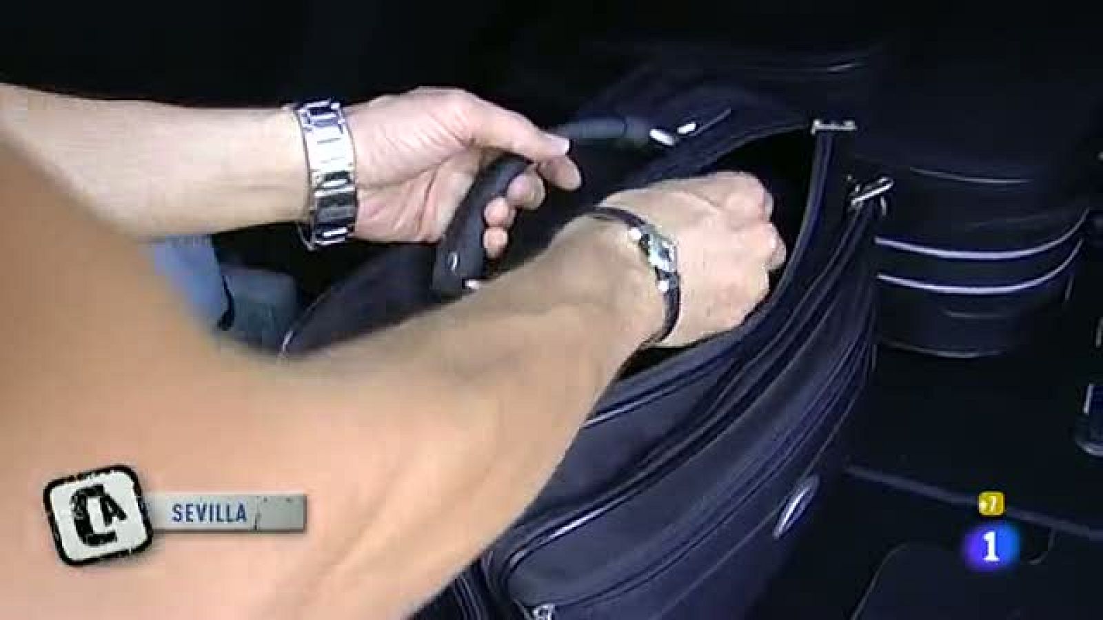 Comando Actualidad - Con el cole a cuestas -Mentiras para escolarizar a los hijos - Comando Actualidad | Ver