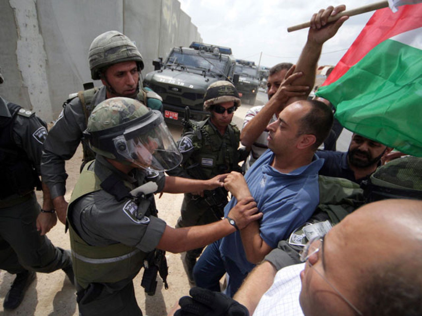 Un palestino ha muerto cerca de Nablús y otros tres han resultado heridos en enfrentamientos con el ejército israelí.
