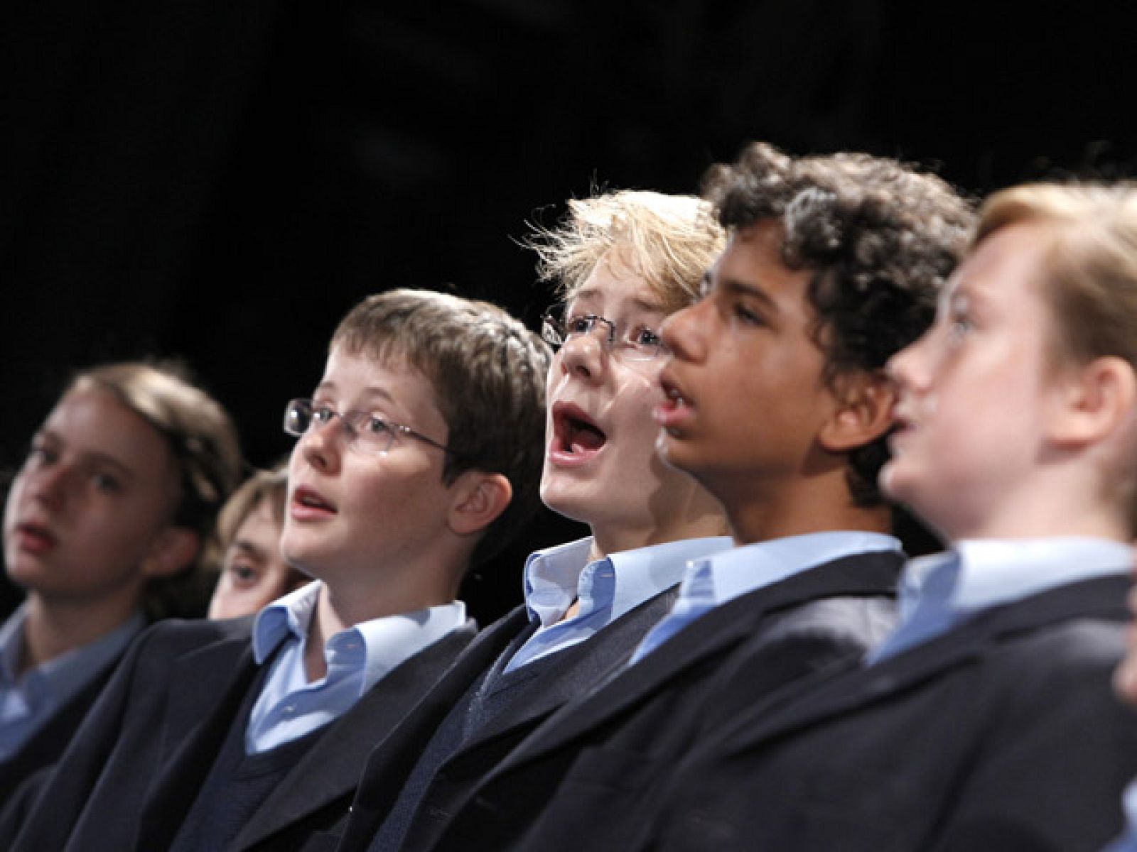 El nuevo disco de 'Los chicos del coro' : "Sing The Beatles" | Ver