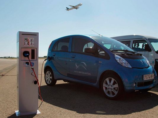 Telediario 1 - Presentación de las Ferro-lineras