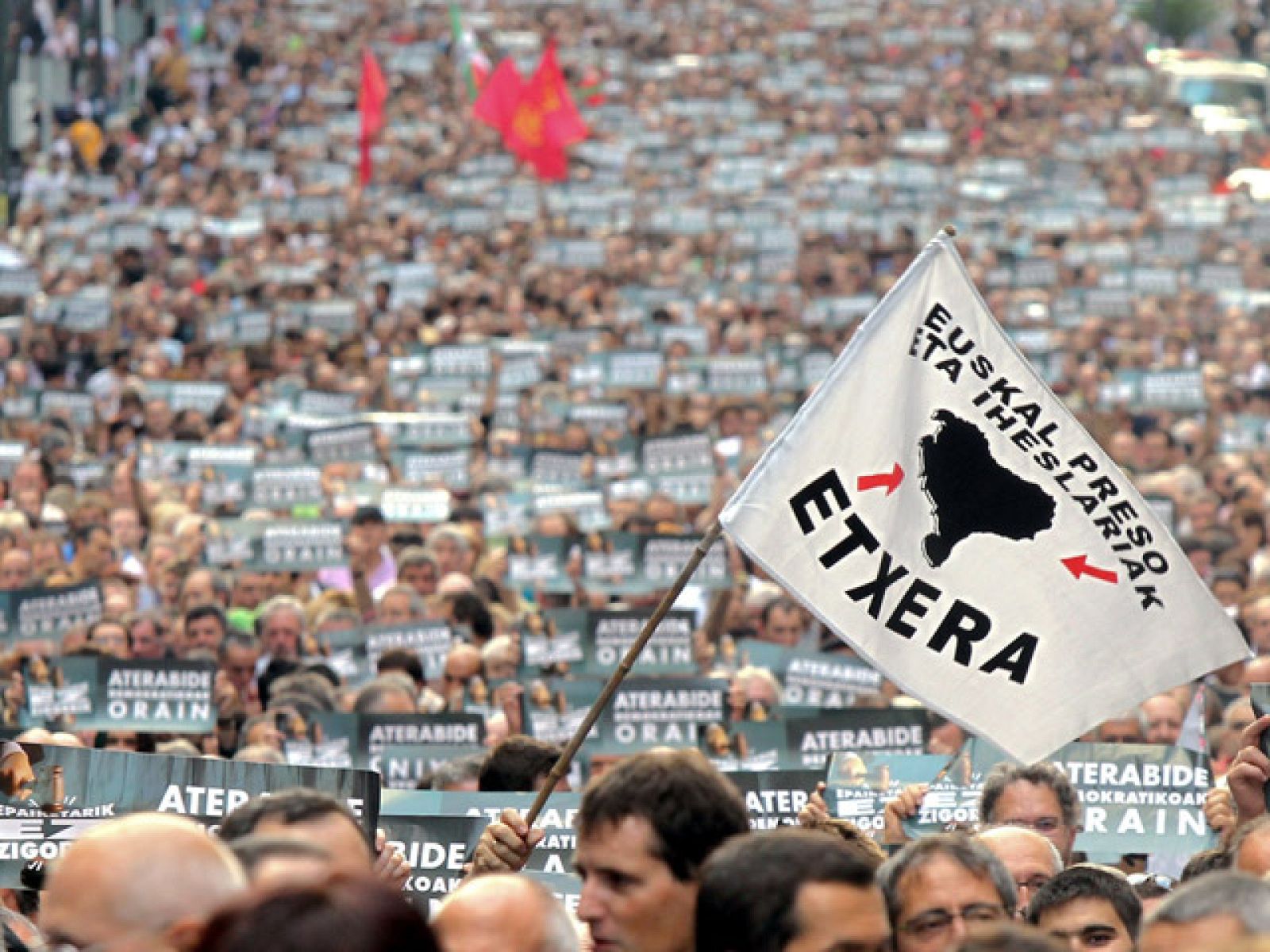 Telediario de fin de semana en cuatro minutos - 25/09/11 | Ver