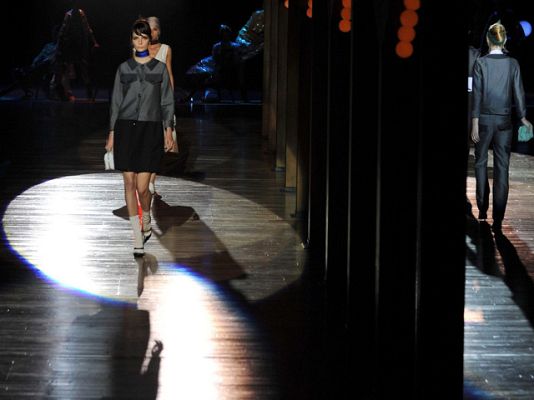 La noche temática - La moda: glamour y espectáculo