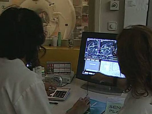 Telediario 1 - Recortes salariales en la sanidad