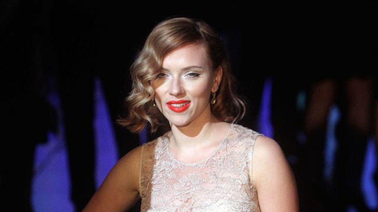 Más Gente - Scarlett Johansson reaparece en un desfile de Dolce & Gabbana