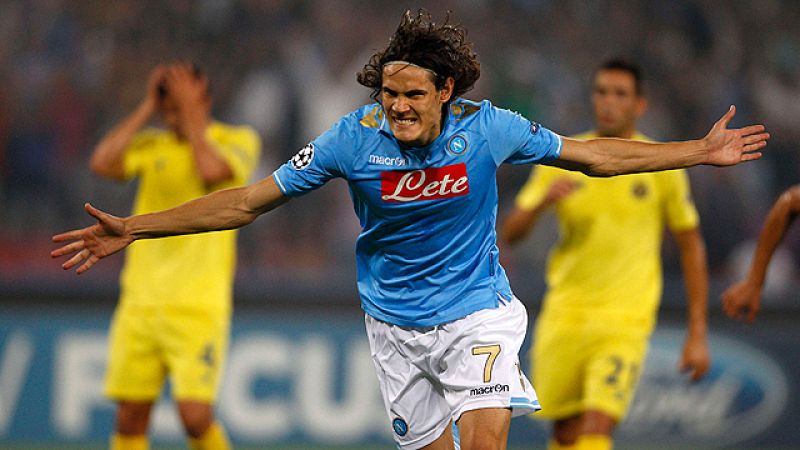 El uruguayo Edison Cavani no necesitó ni siquiera tomar carrerilla para batir desde el punto de penalti a Diego López. Un fallo en la salida de balón del Villarreal provocó que Gonzalo llegara tarde y cometiera falta clara dentro del área sobre Lavez