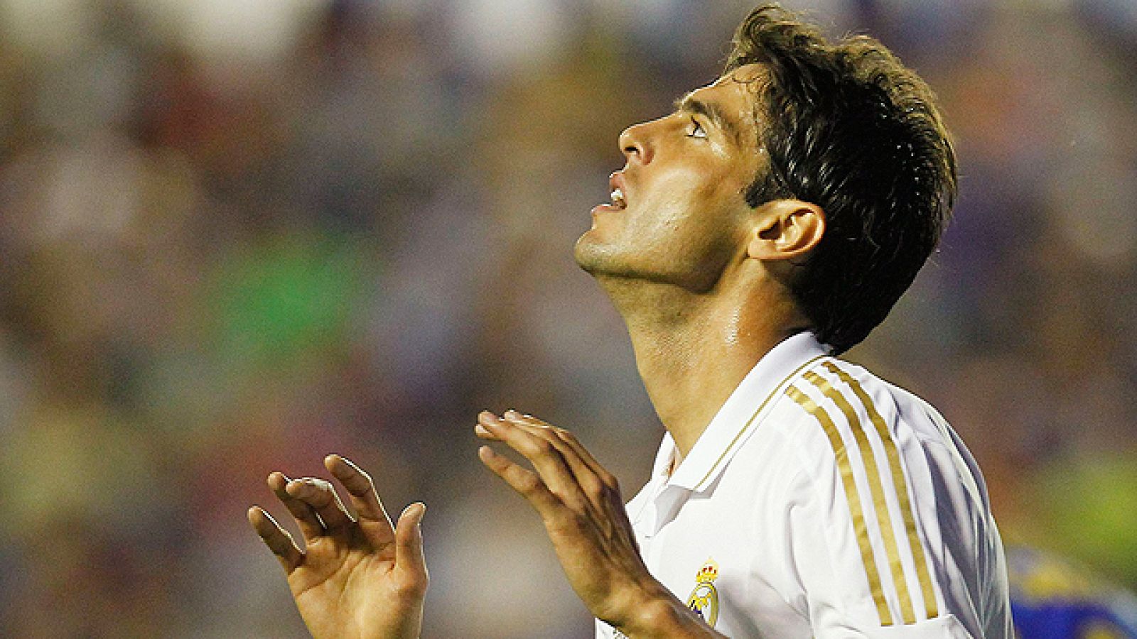 Combinación entre Xabi Alonso, Cristiano Ronaldo y Kaká que concluye con el disparo seco y raso del brasileño al que no puede llegar el portero del Ajax.